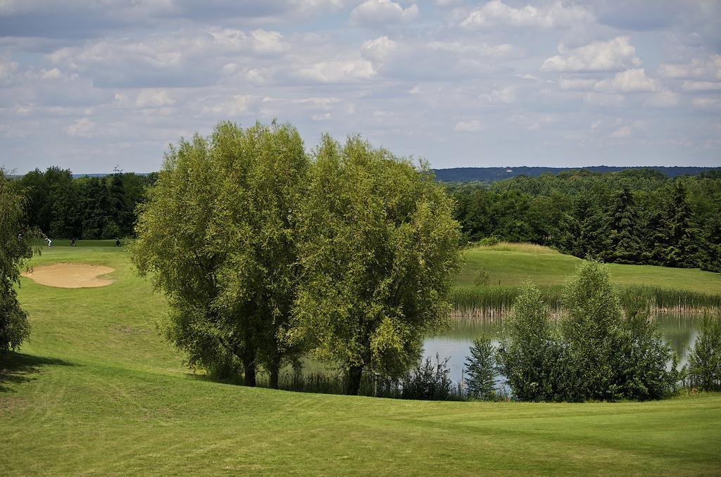 Golf Hotel de Mont Griffon Luzarches Exterior foto